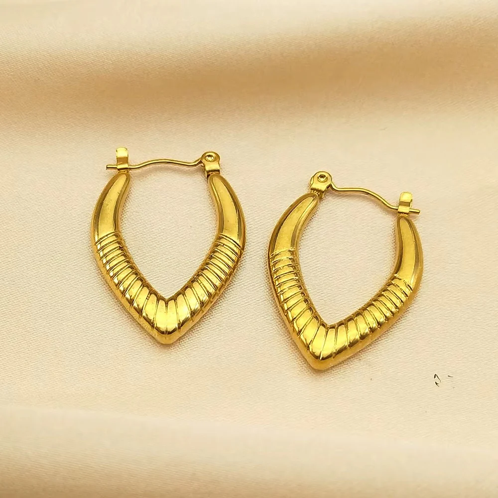 18K Gold Plated Elora Sculpted V-Shape Gold Hoops Earring - Image 3