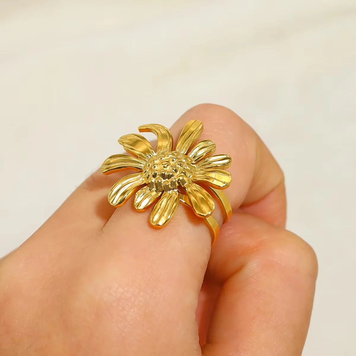 18K Gold Plated Flower Opening Ring - Image 2