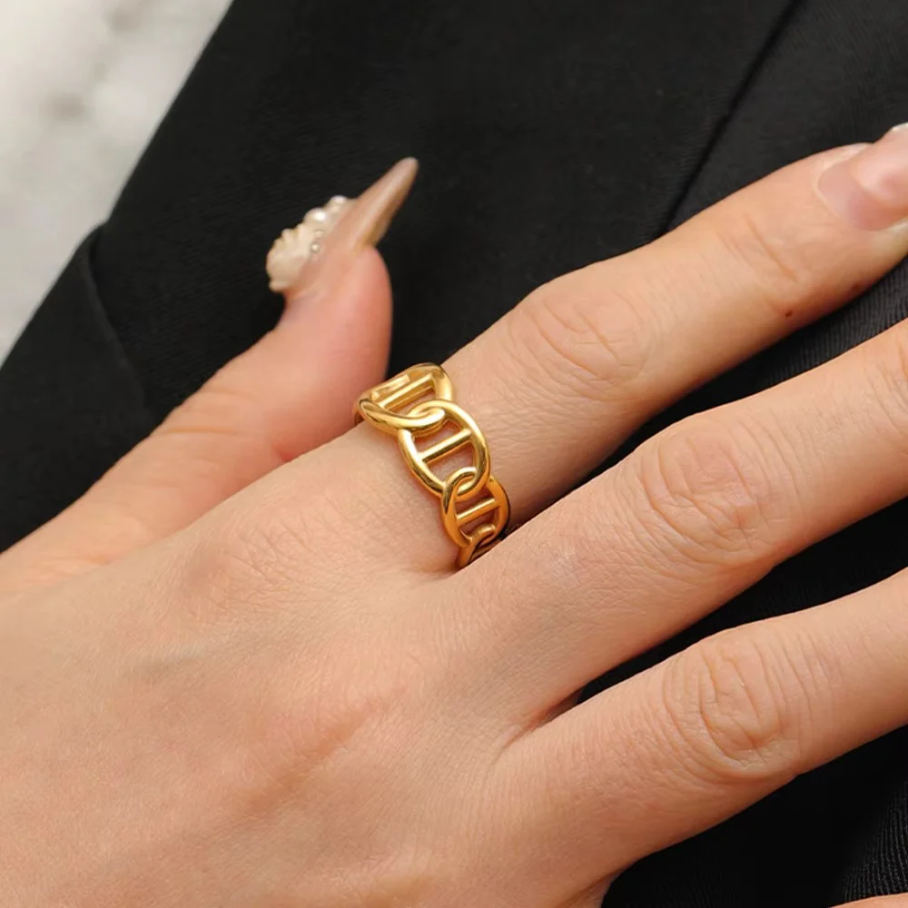 18K Gold-Plated Gilded Titanium Ring - Image 2
