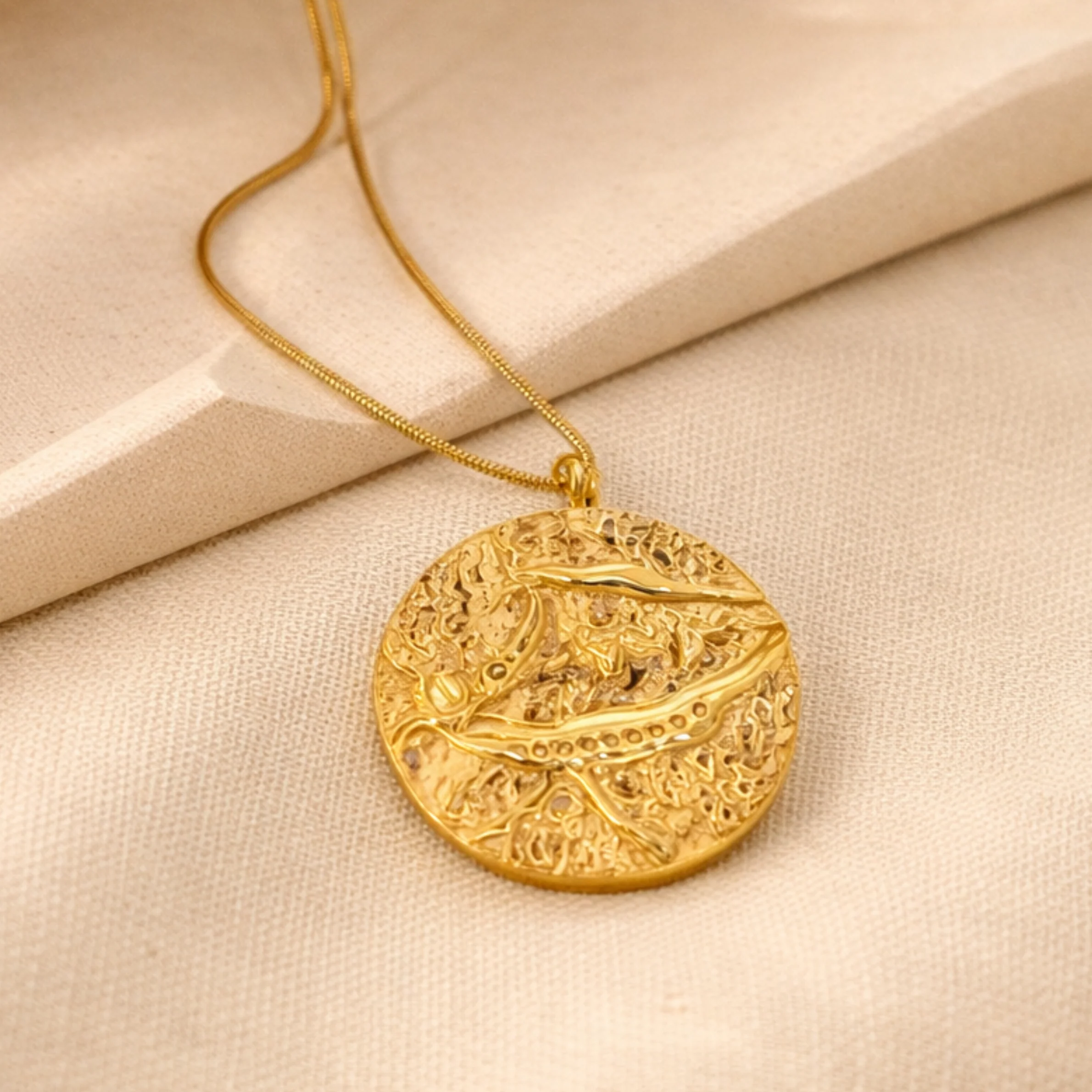18K Gold Plated Golden Horus Medallion Necklace