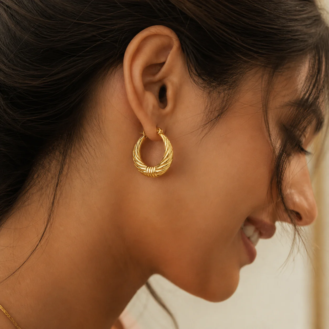 18k Gold Plated Round Thread Hoop Earring - Image 2