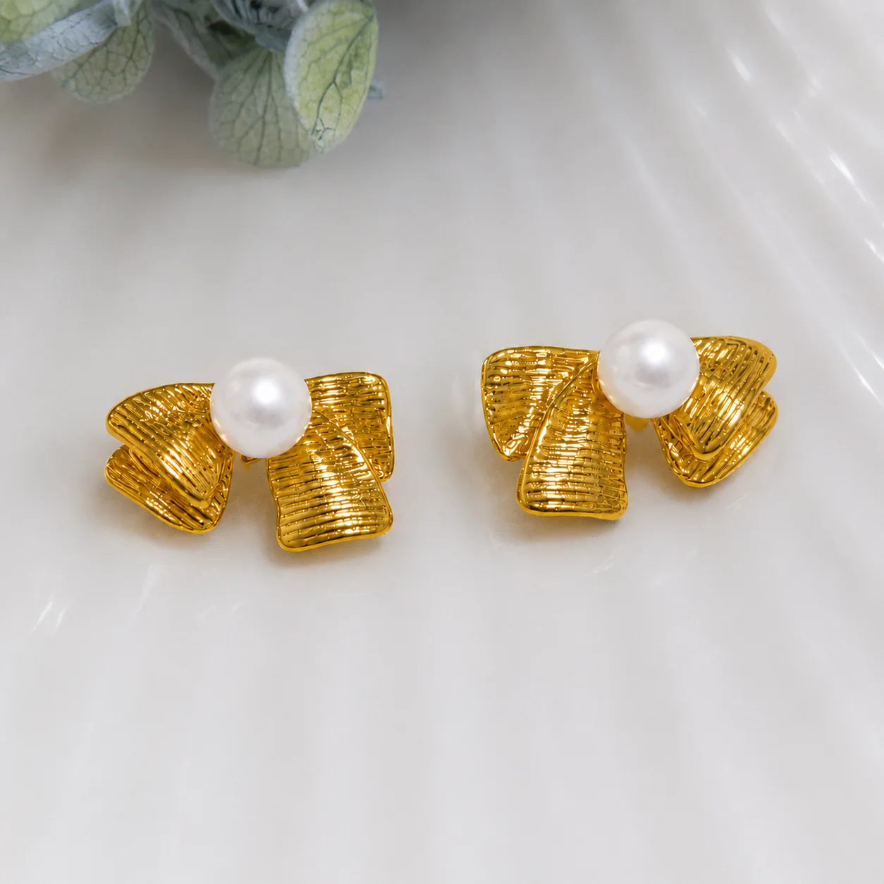 18K Gold Plated Pearl Luxe Ribbon Earrings