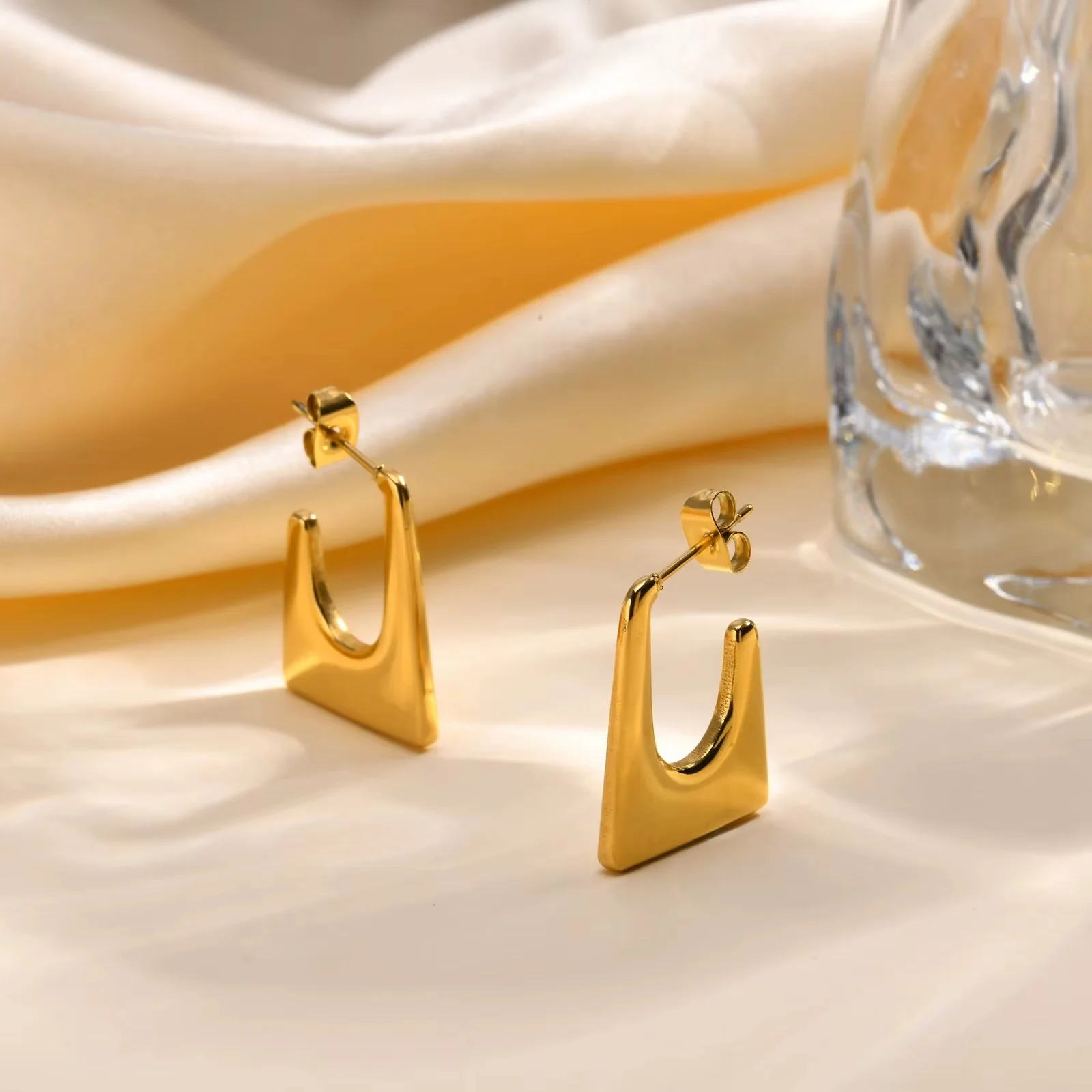 18k Gold-Plated Square Hoop Earrings - Image 3