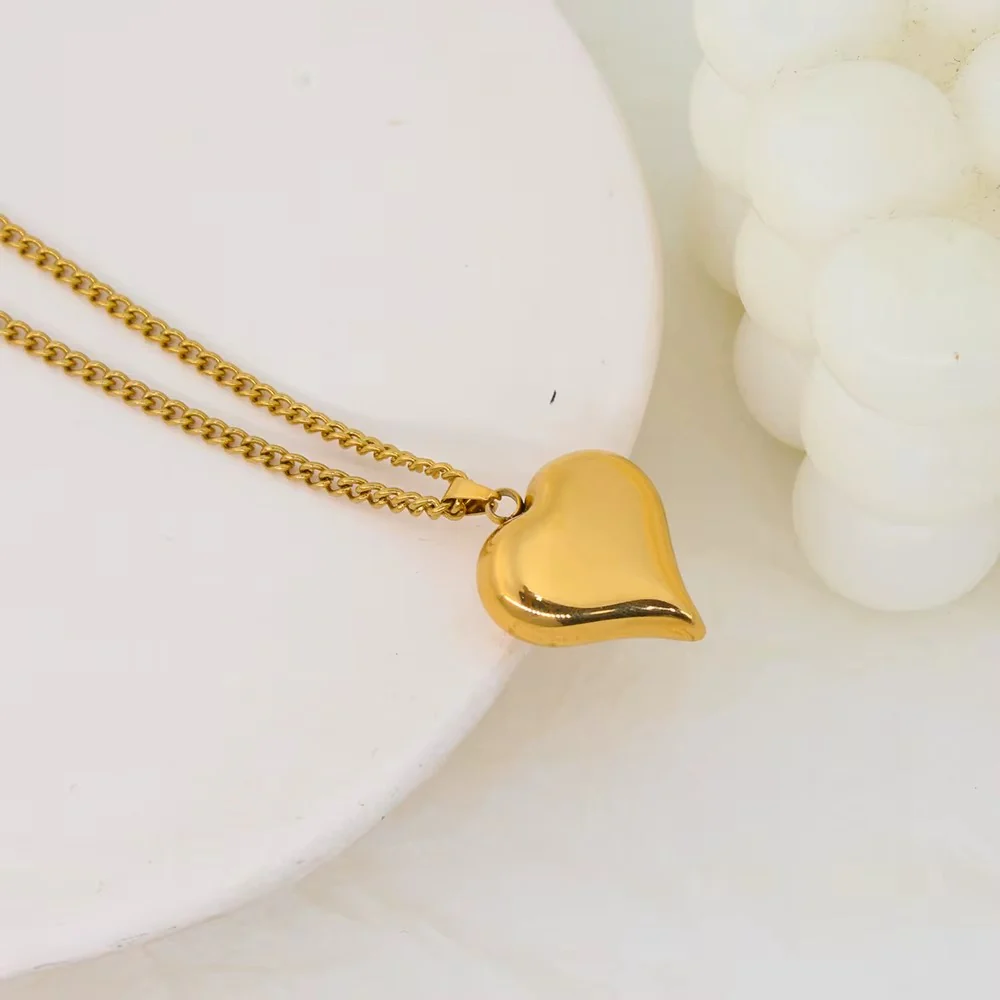 18k Gold Plated Stainless Steel and Heart Charm Necklace - Image 3