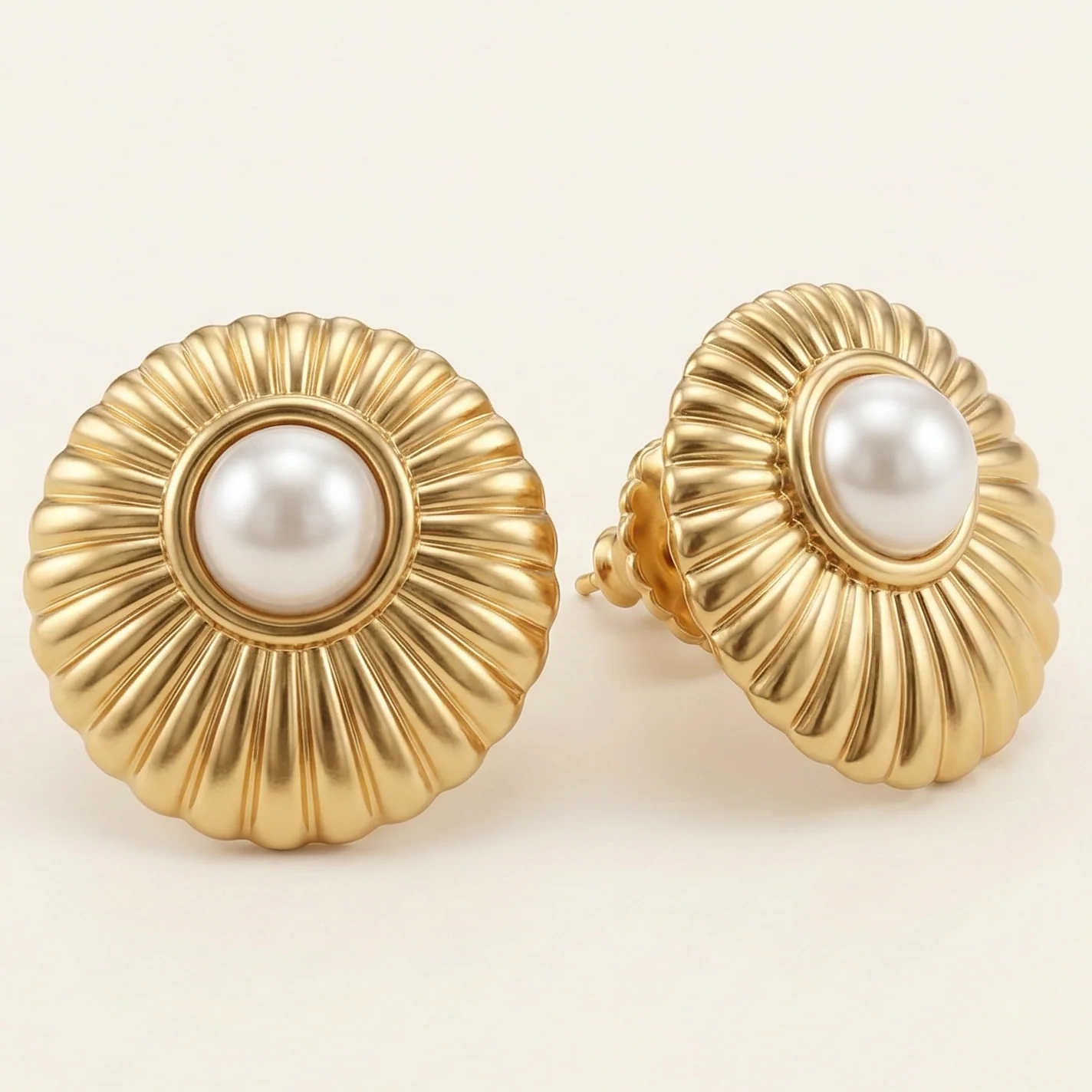 18K Gold Plated Vintage Shell Pearl Earrings - Image 4