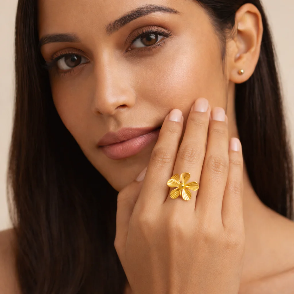 18K Gold Plated Vintage Style Flower Ring - Image 2