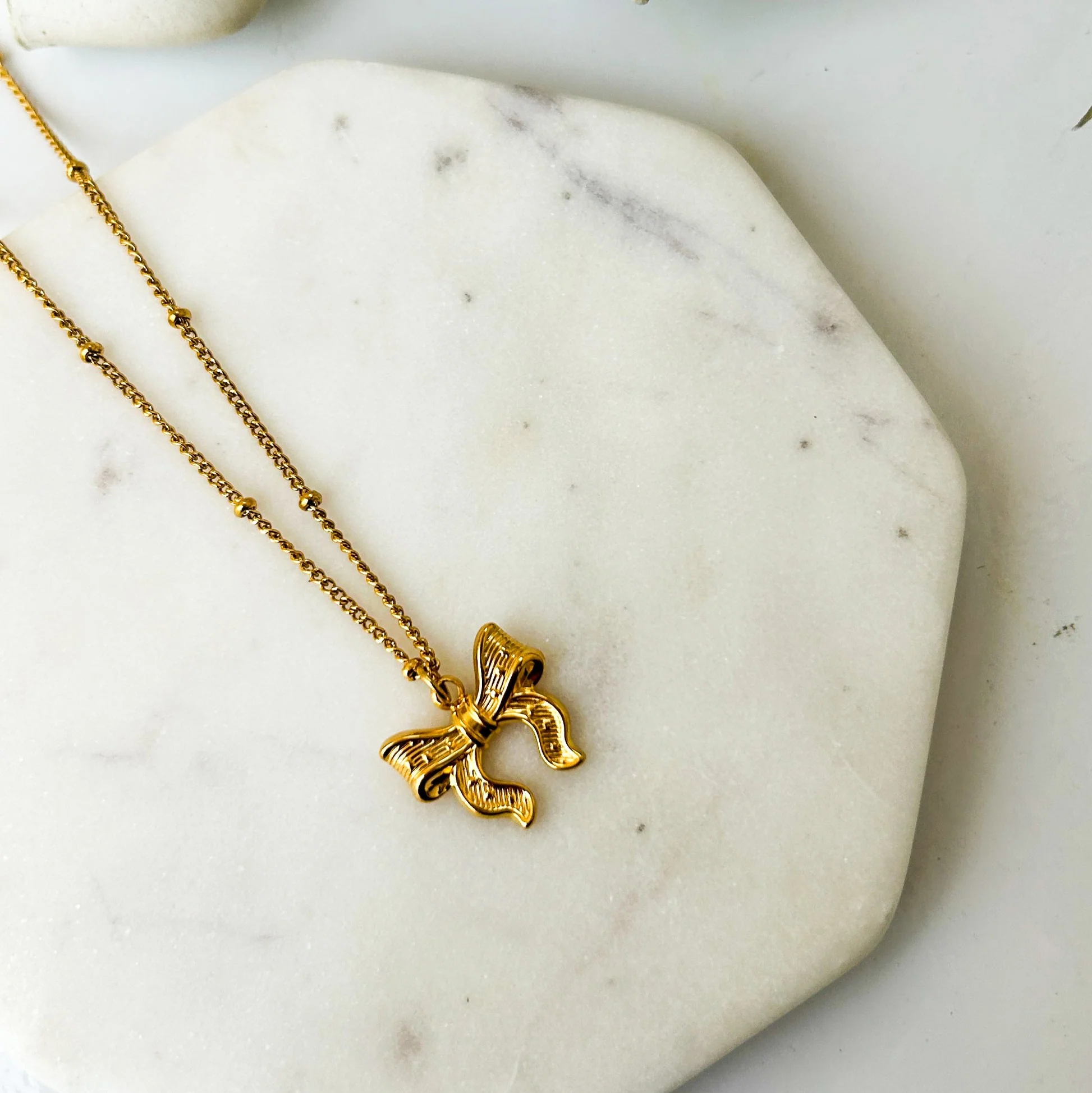 Anti Tarnish Gold Bow pendant necklace - Image 2