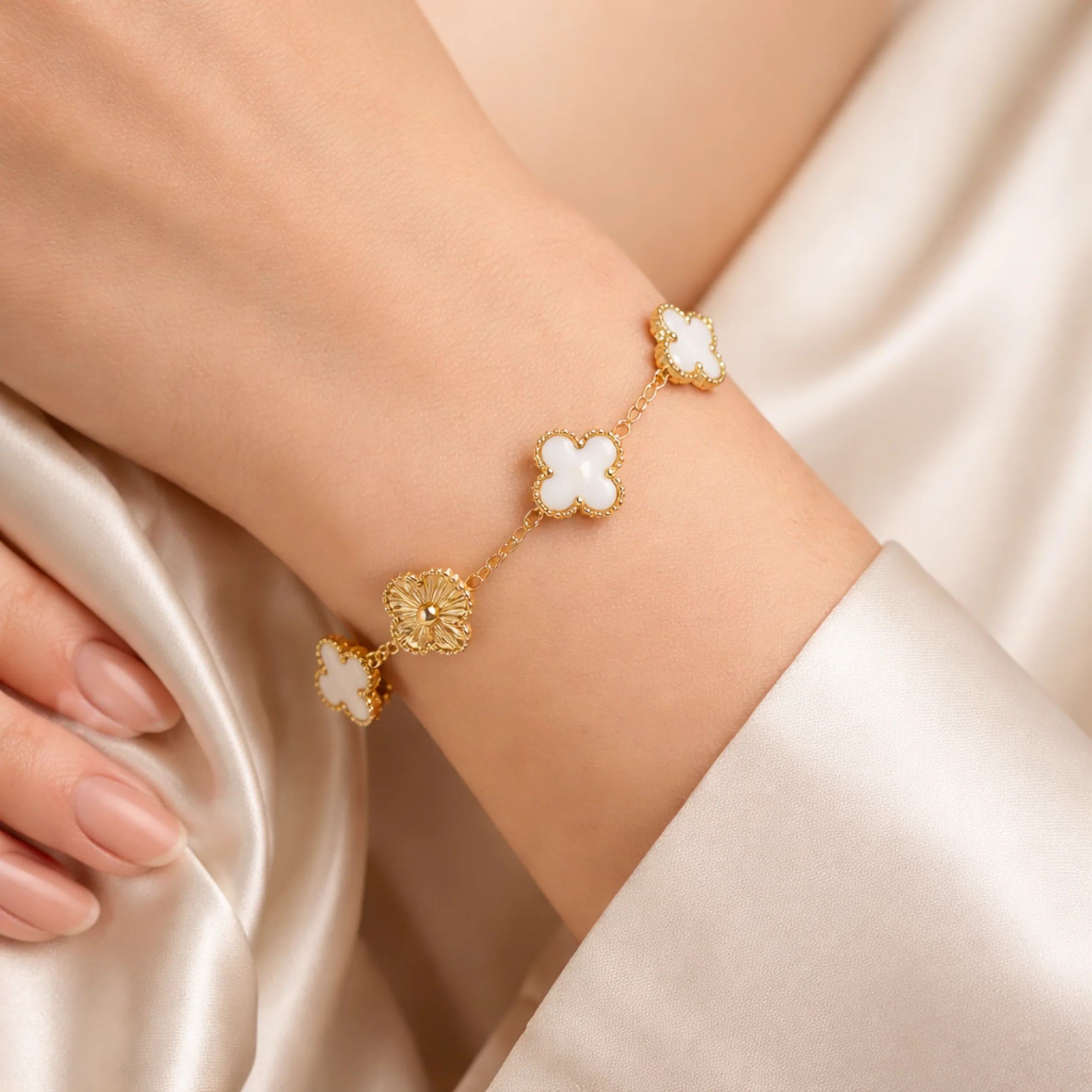 Aurora White Clover Anti Tarnish Bracelet - Image 2