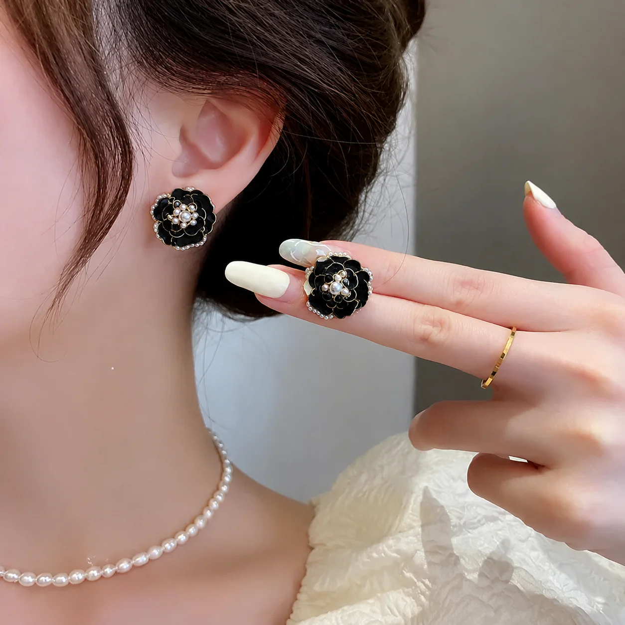 Black Flower Stud Earring - Image 2