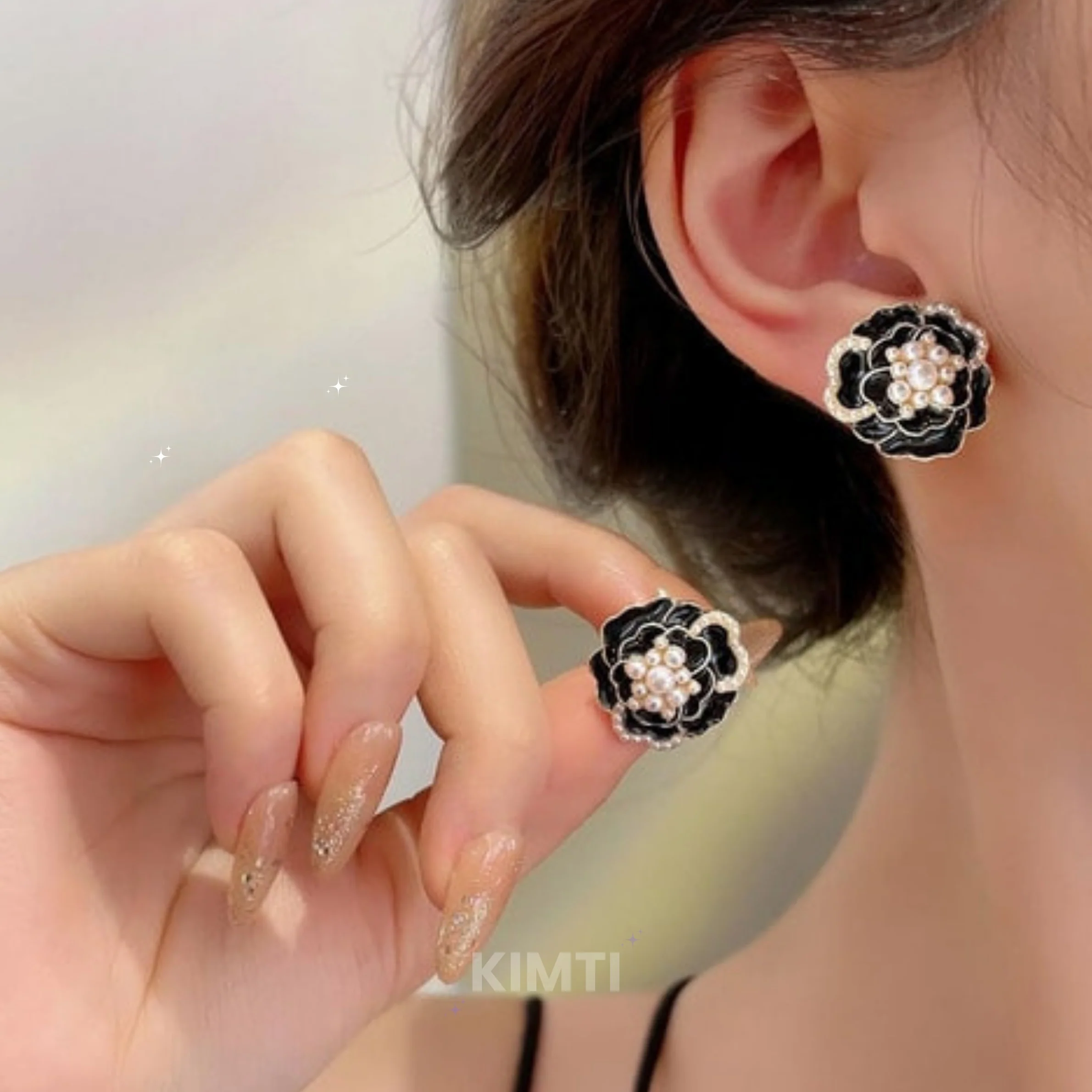 Black Flower Stud Earring - Image 4