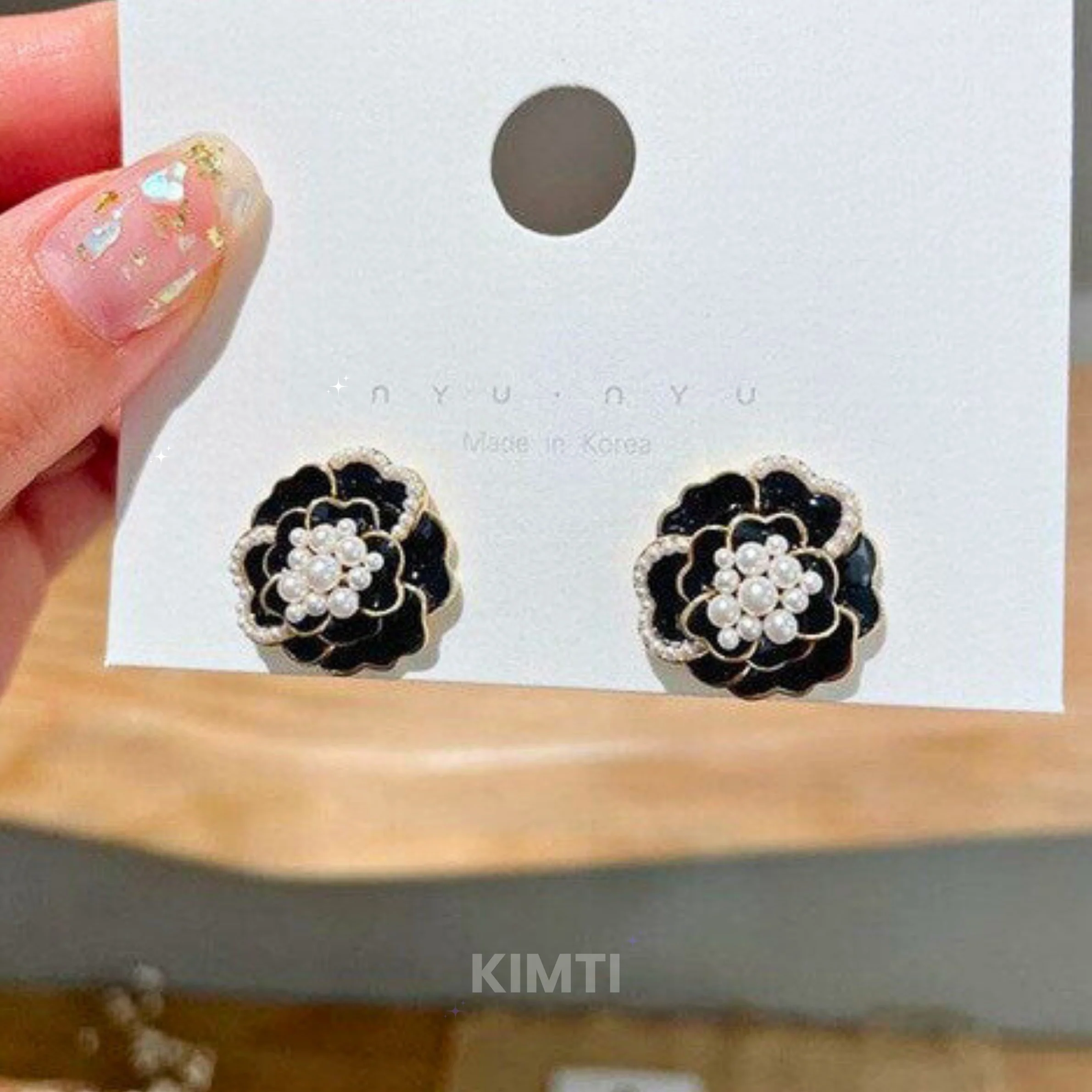 Black Flower Stud Earring - Image 5