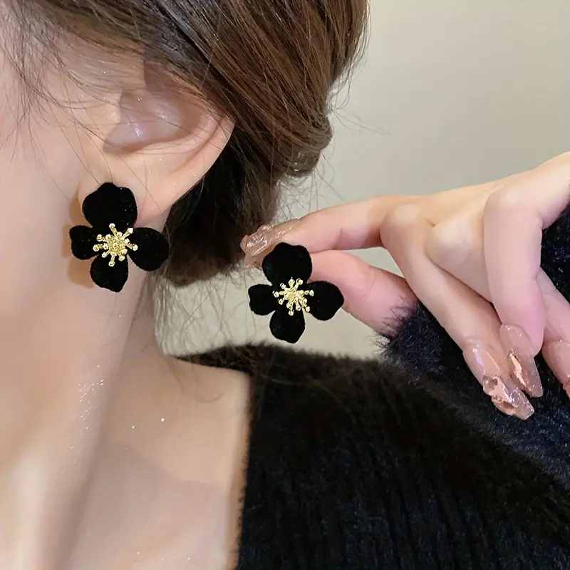 Black Flower Earring - Image 4