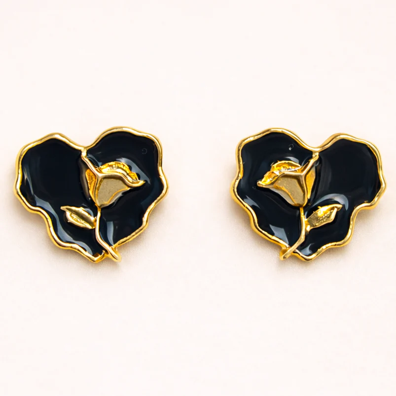 Black Heart Stud Earring - Image 4