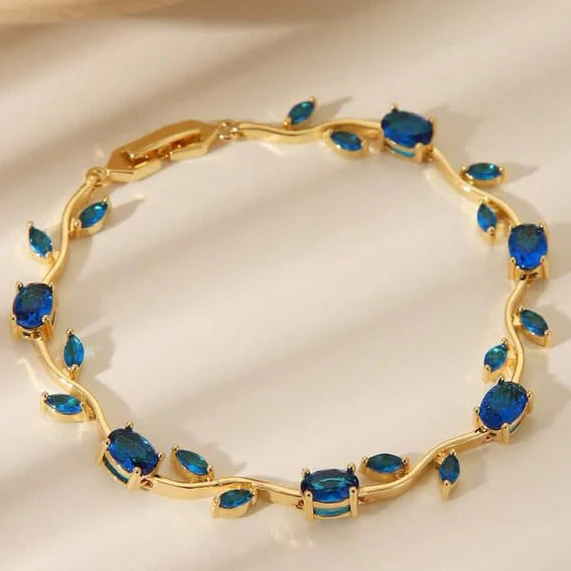 Elegant Floral Link Lightweight Adjustable Tulip Bracelet - Image 4