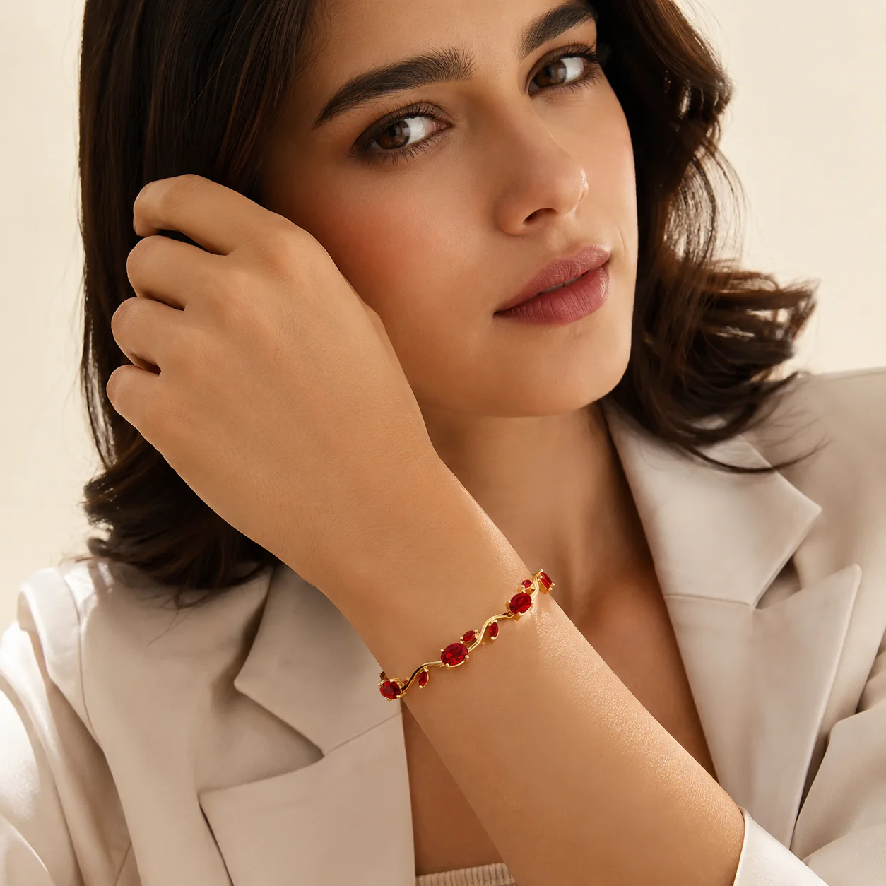 Elegant Floral Link Lightweight Adjustable Tulip Bracelet - Image 8
