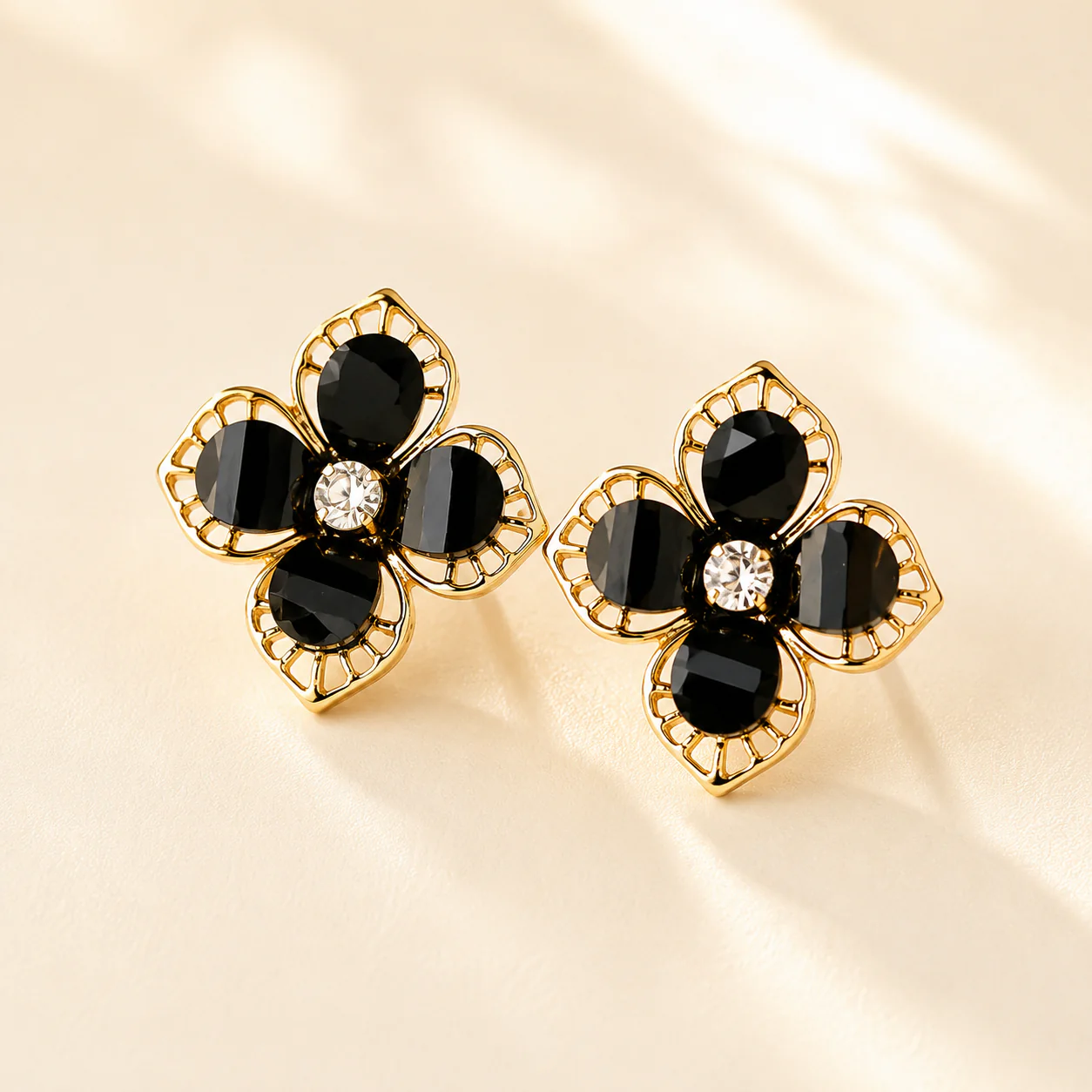 Fashion Rhinestones Flower Earring - Image 2