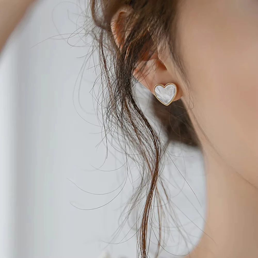 Minimalist Japanese And Korean Stud Earring