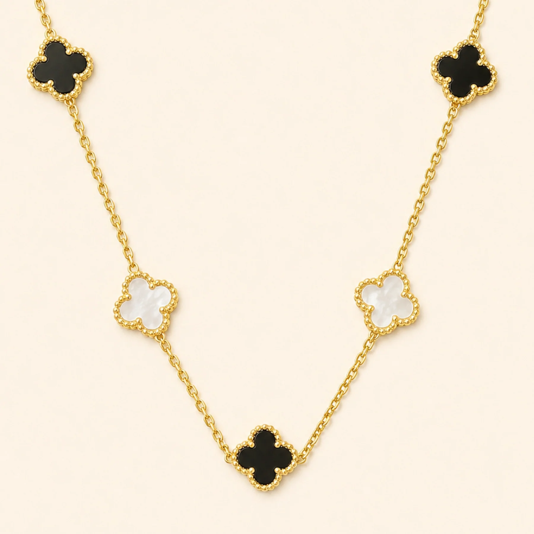 Black And White Clover Anti Tarnish Necklace