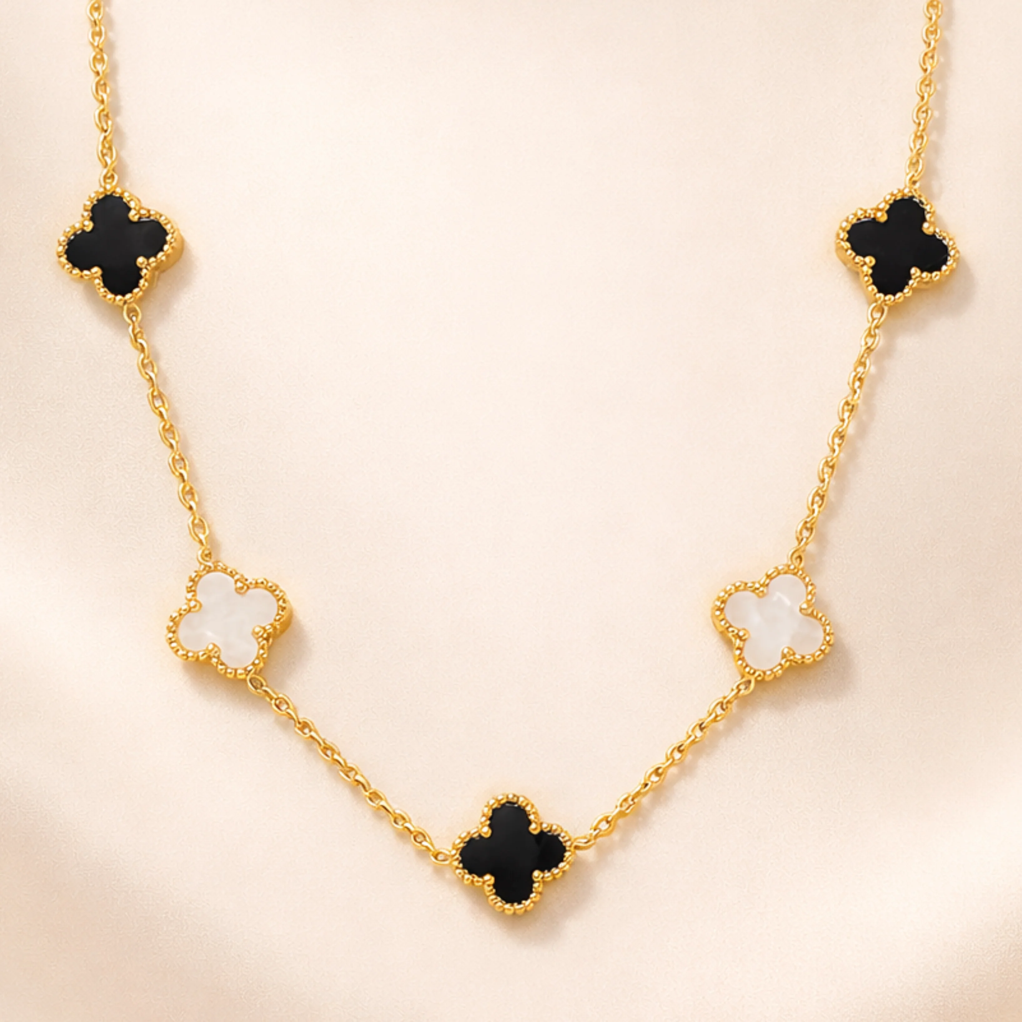 Black And White Clover Anti Tarnish Necklace - Image 3