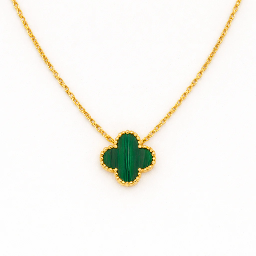 Green Pendant Clover Necklace - Image 4