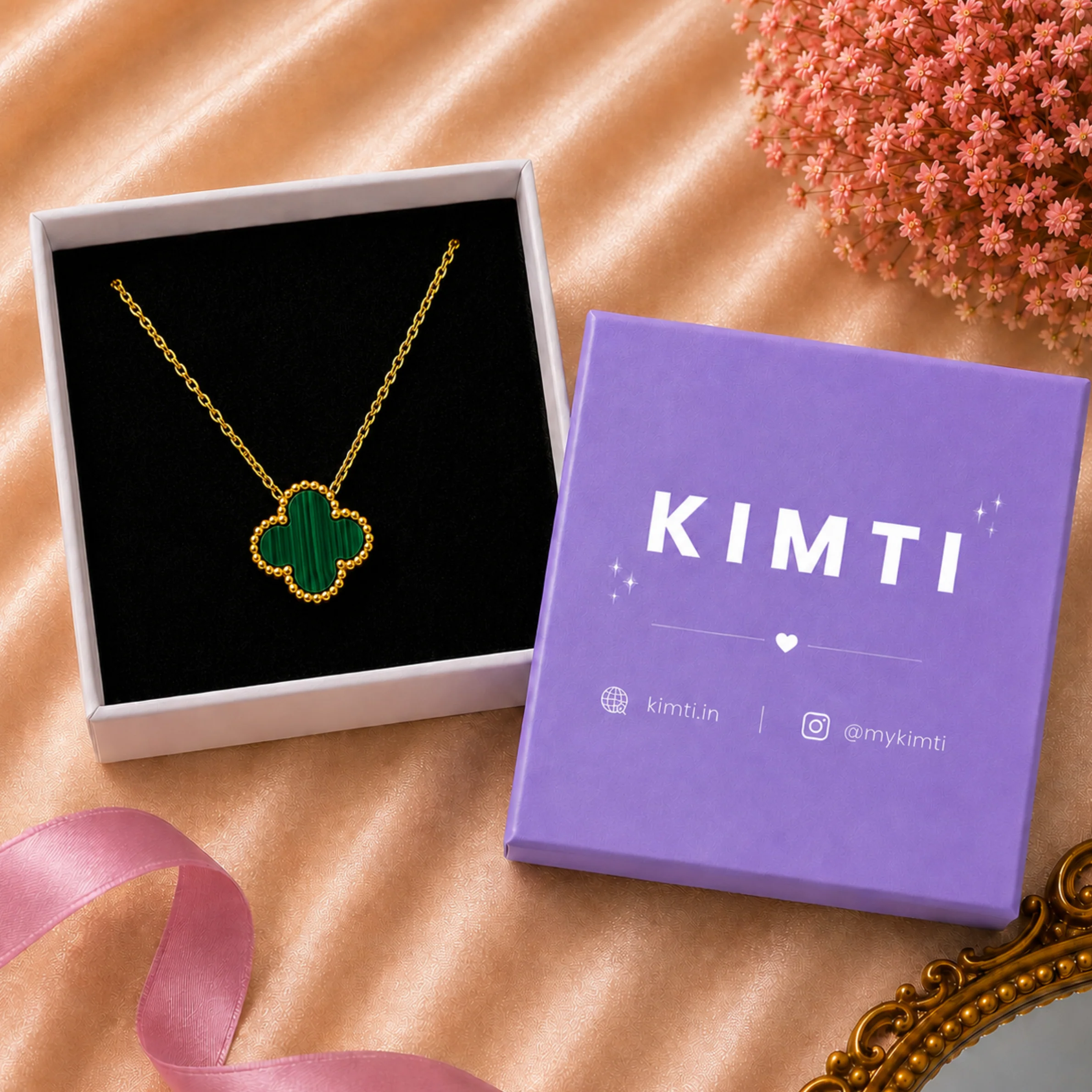 Green Pendant Clover Necklace - Image 7