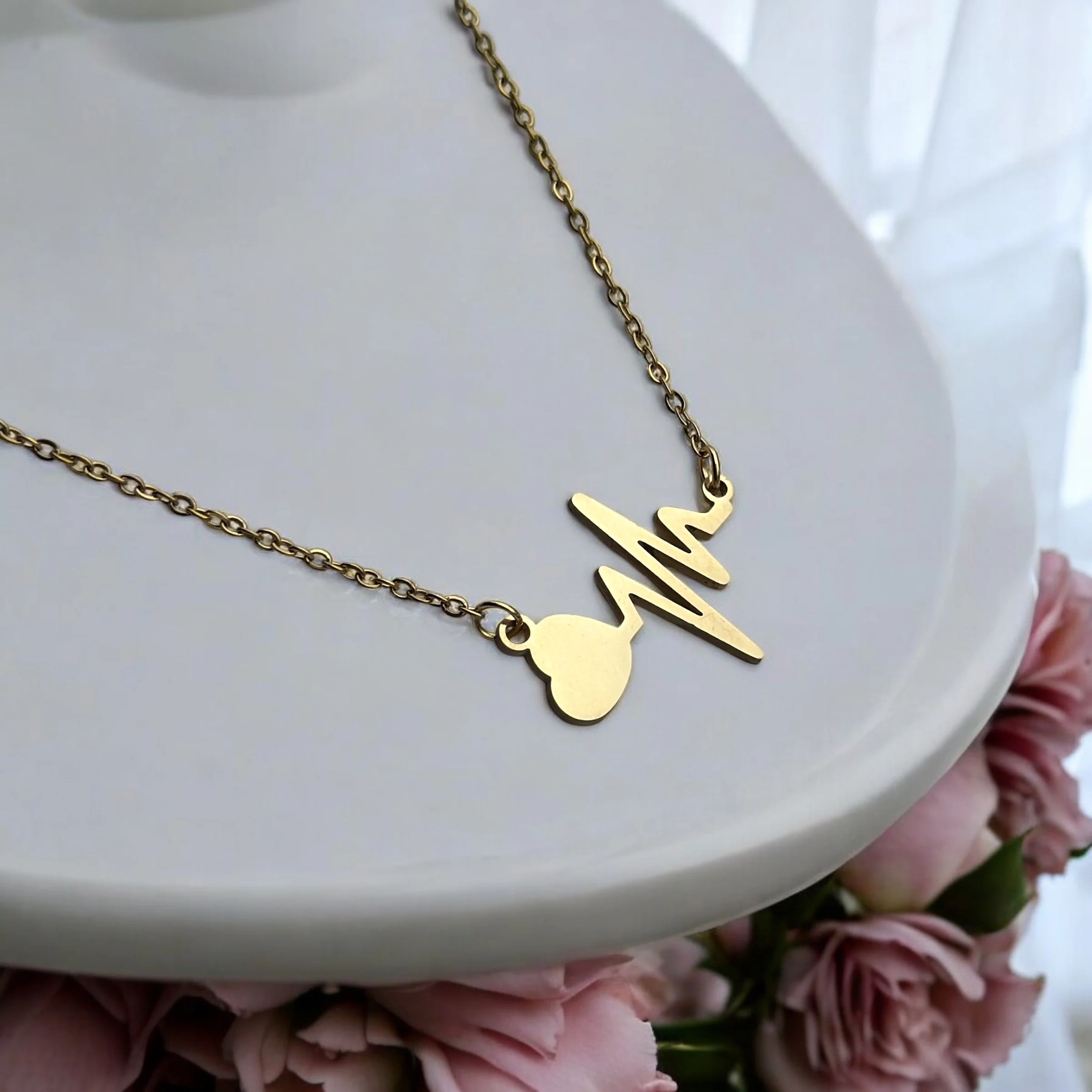 Heartbeat Gold Necklace - Image 4