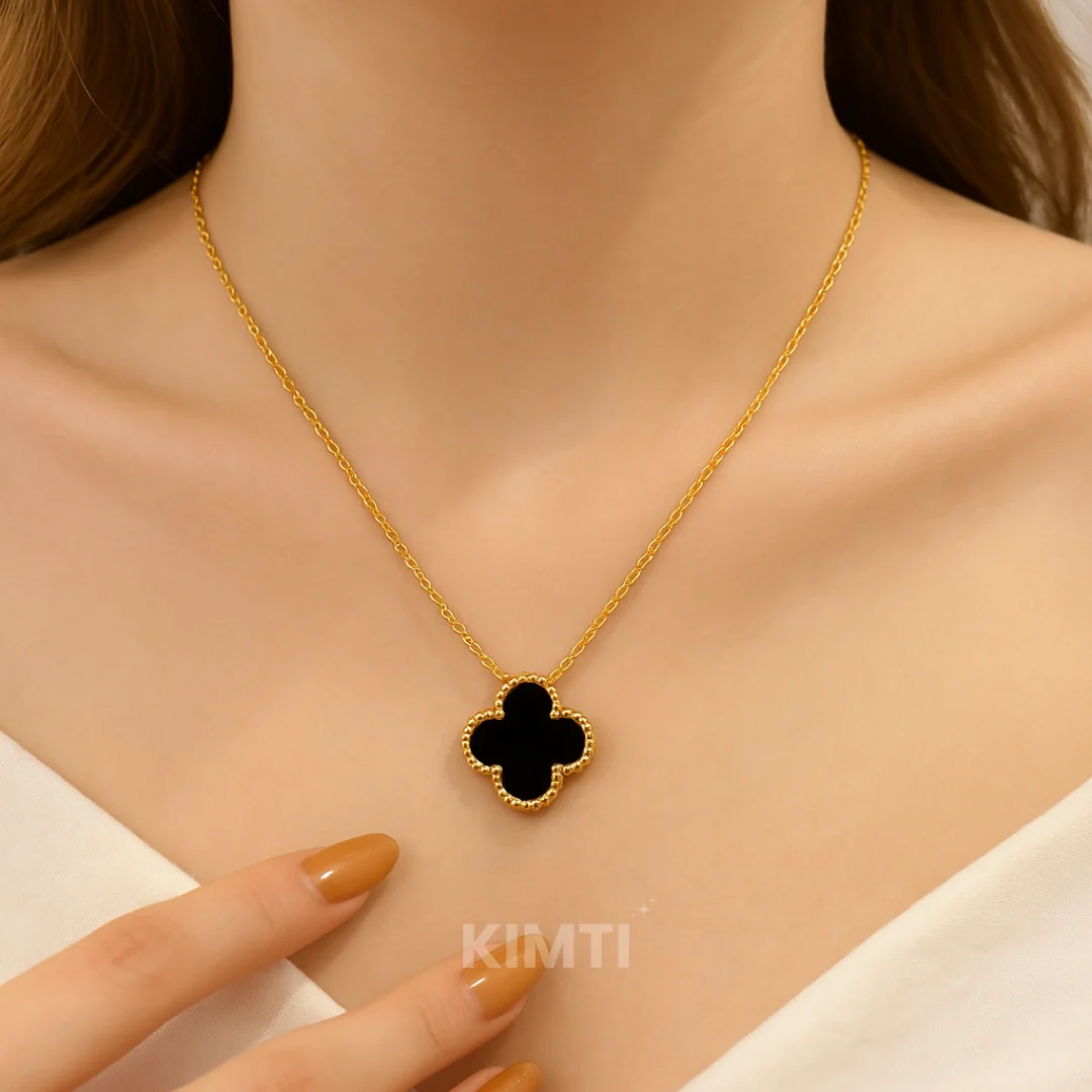 Black And White Anti Tarnish Flower Necklace - Image 3