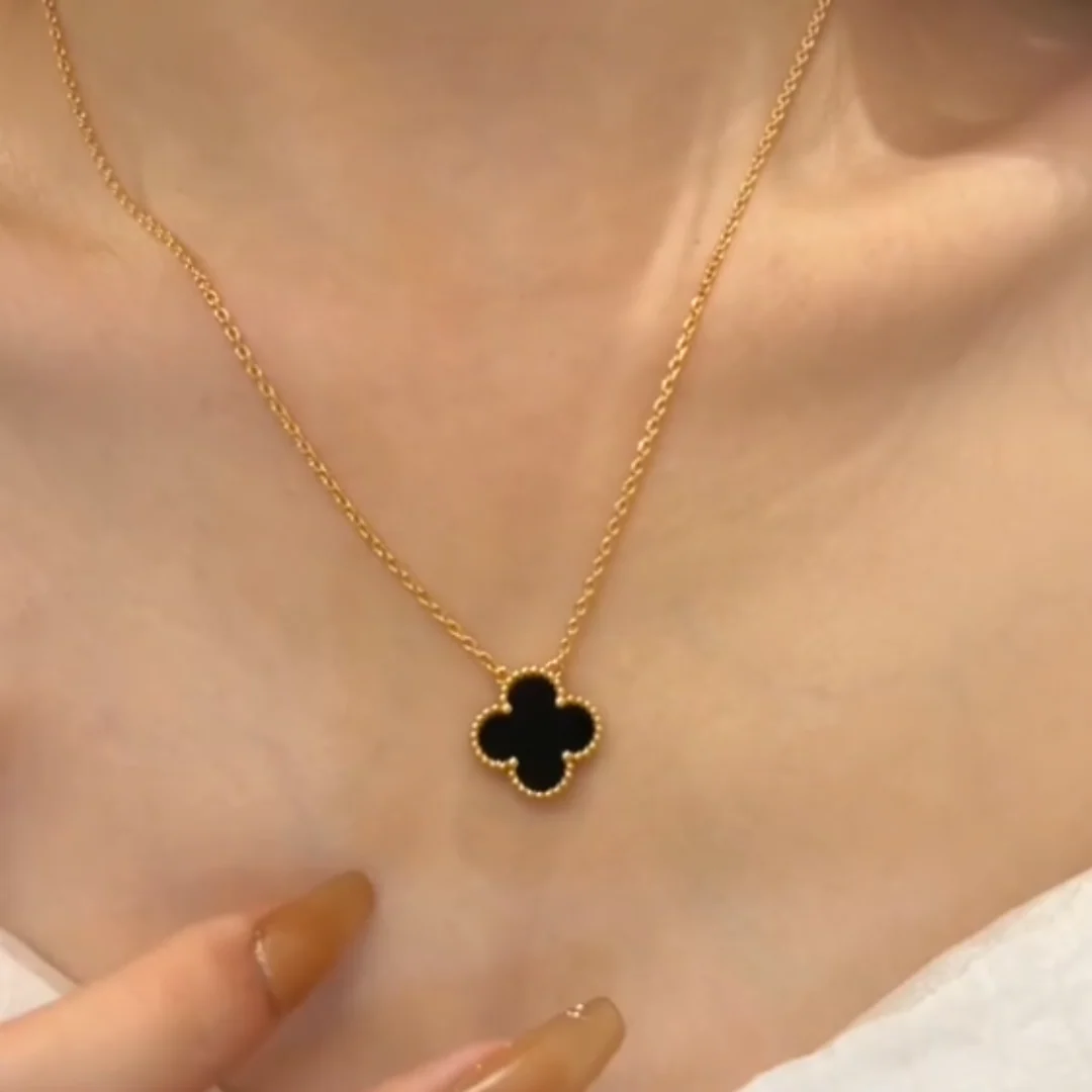 Black And White Anti Tarnish Flower Necklace - Image 2