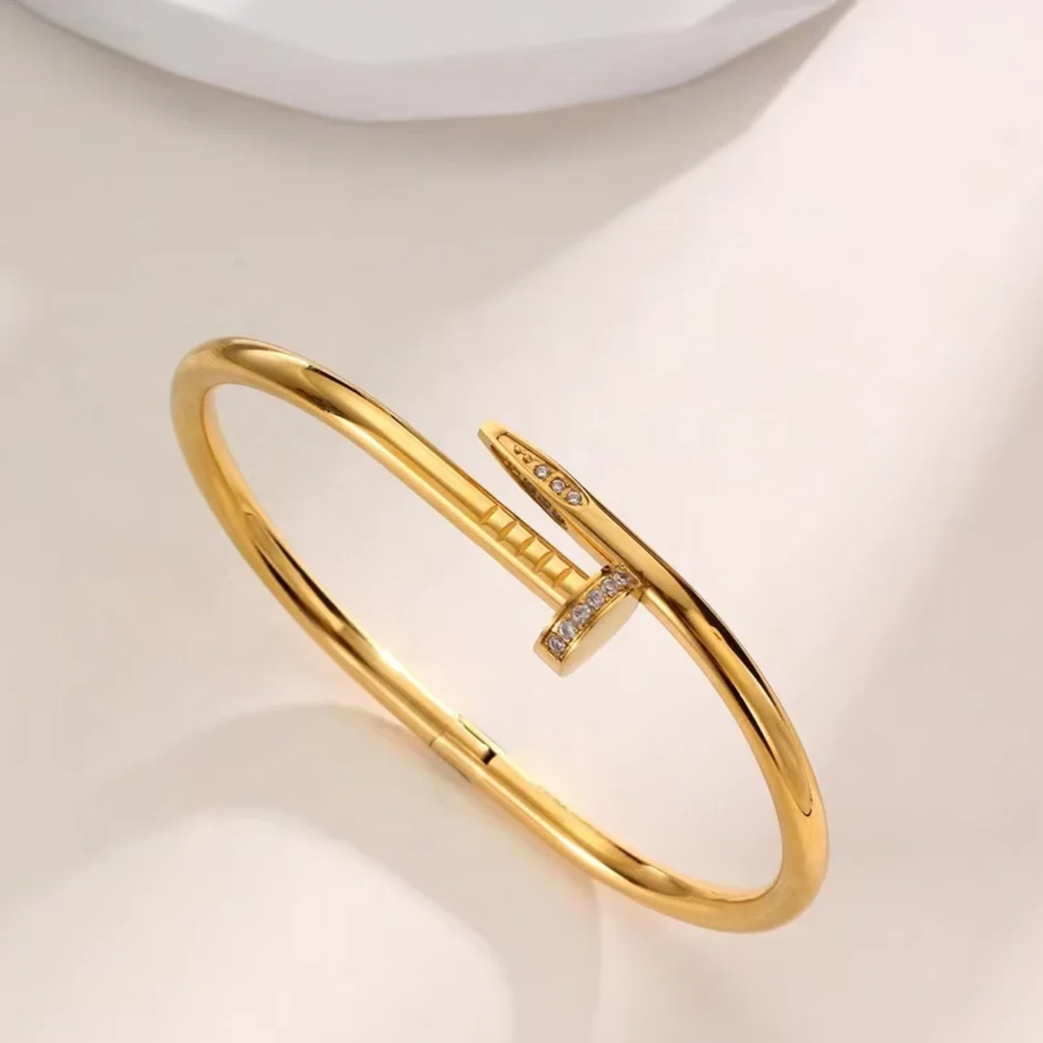 Just Rs. 499 Anushka Sharma's Fav Anti Tarnish Bracelet - Image 6
