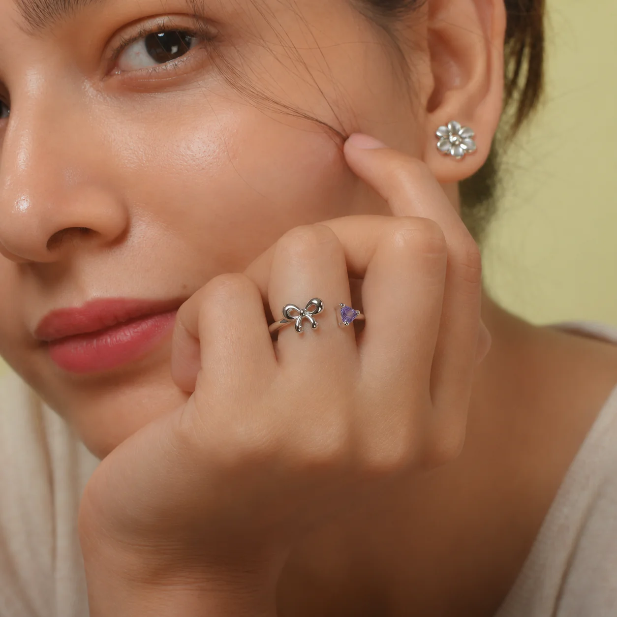 Minimalist Ribbon Ring with Lavender Stone - Image 2