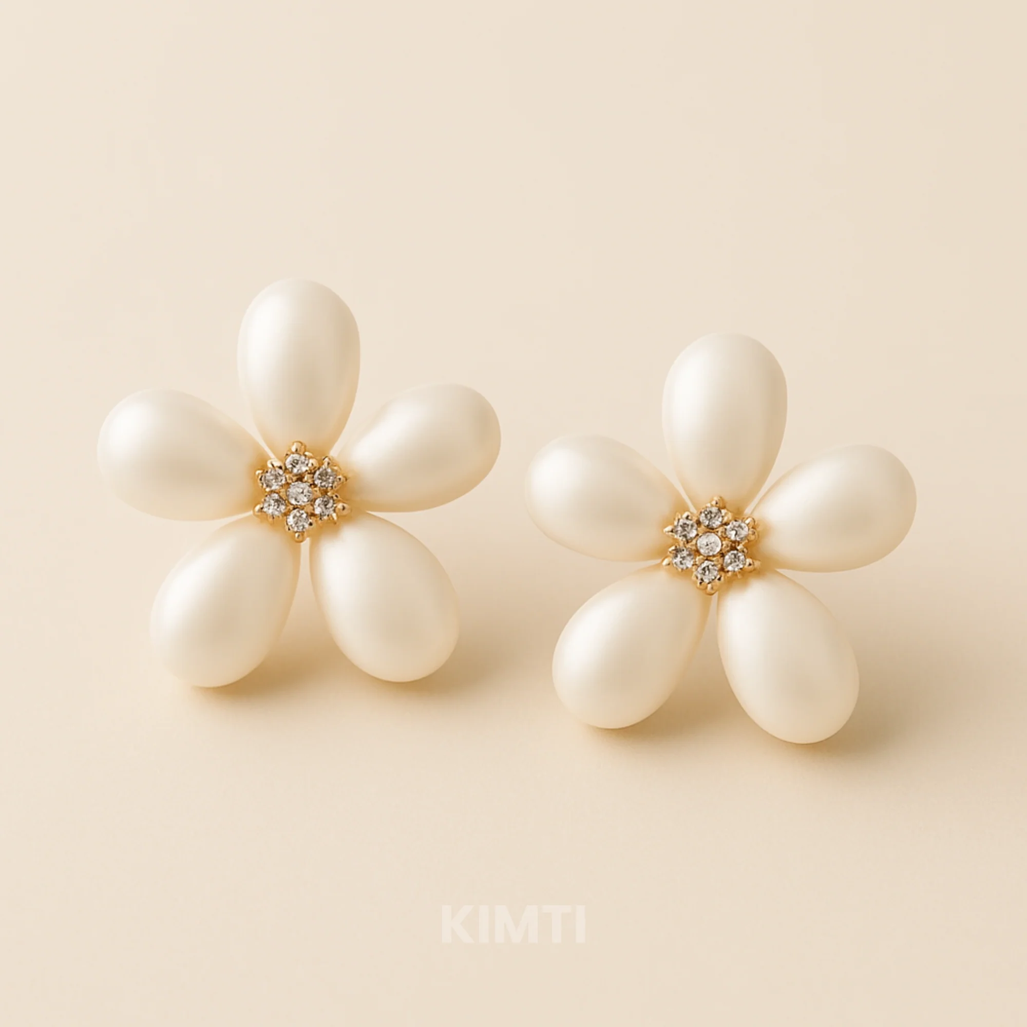 Pearl Meadow Blooms Stud Earring