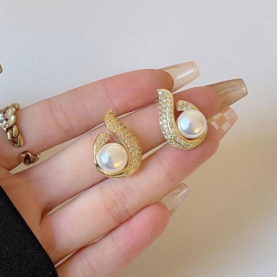 Pearl White Stud Earring - Image 2