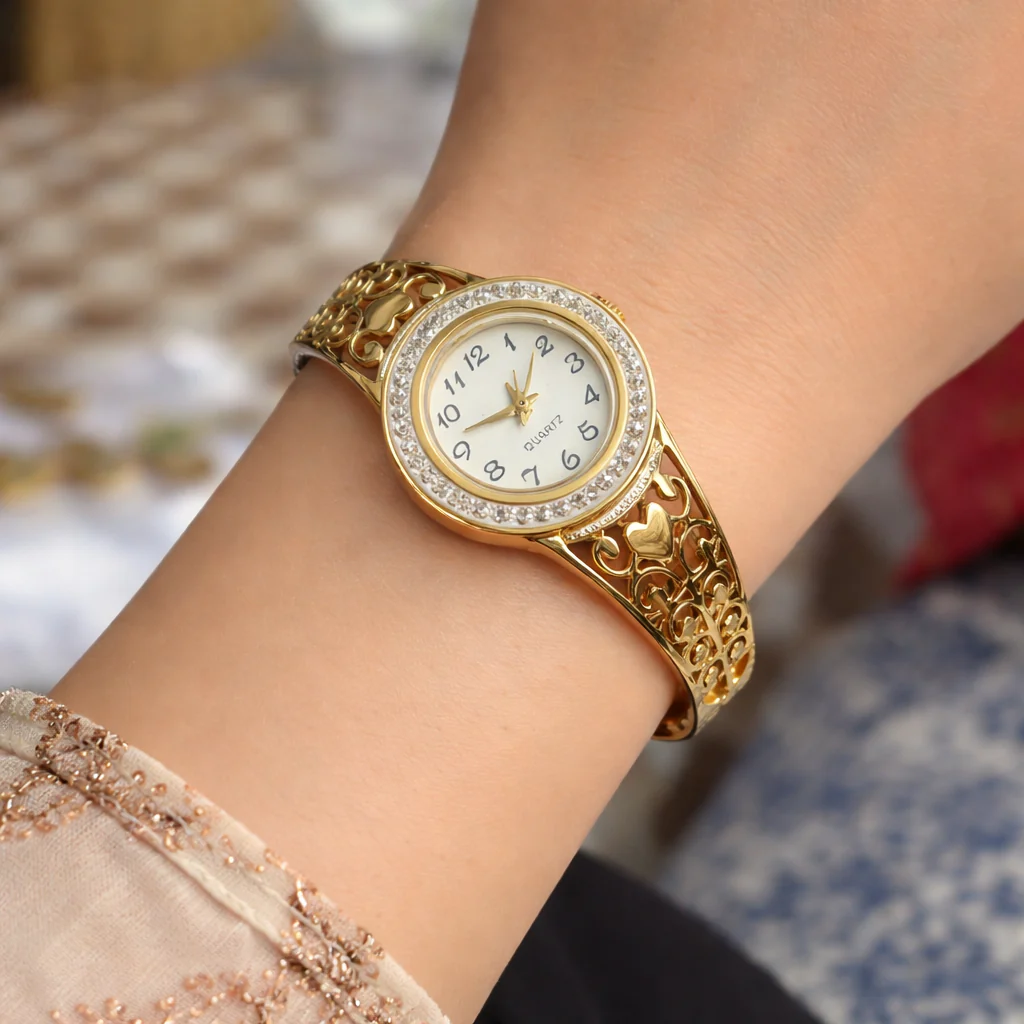 Royal Heart Filigree Gold Bracelet Watch - Image 2