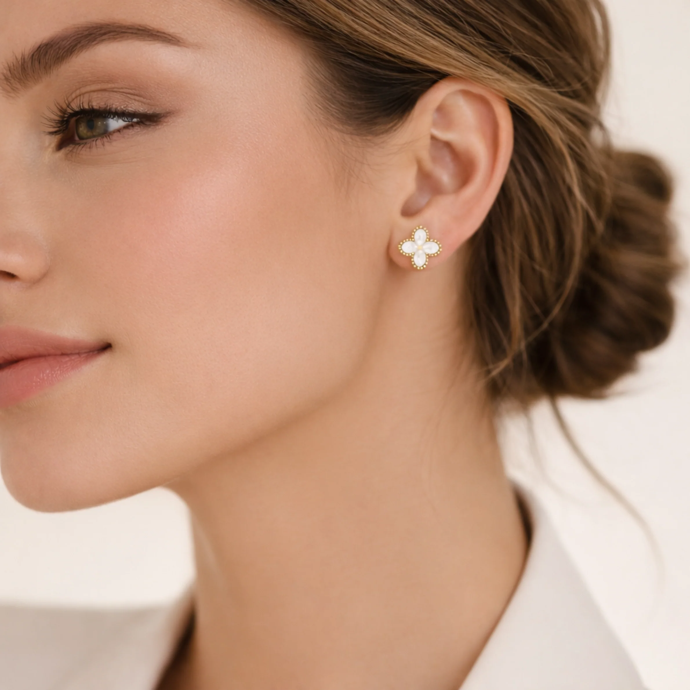 Royal Noir Clover Earrings - Image 3