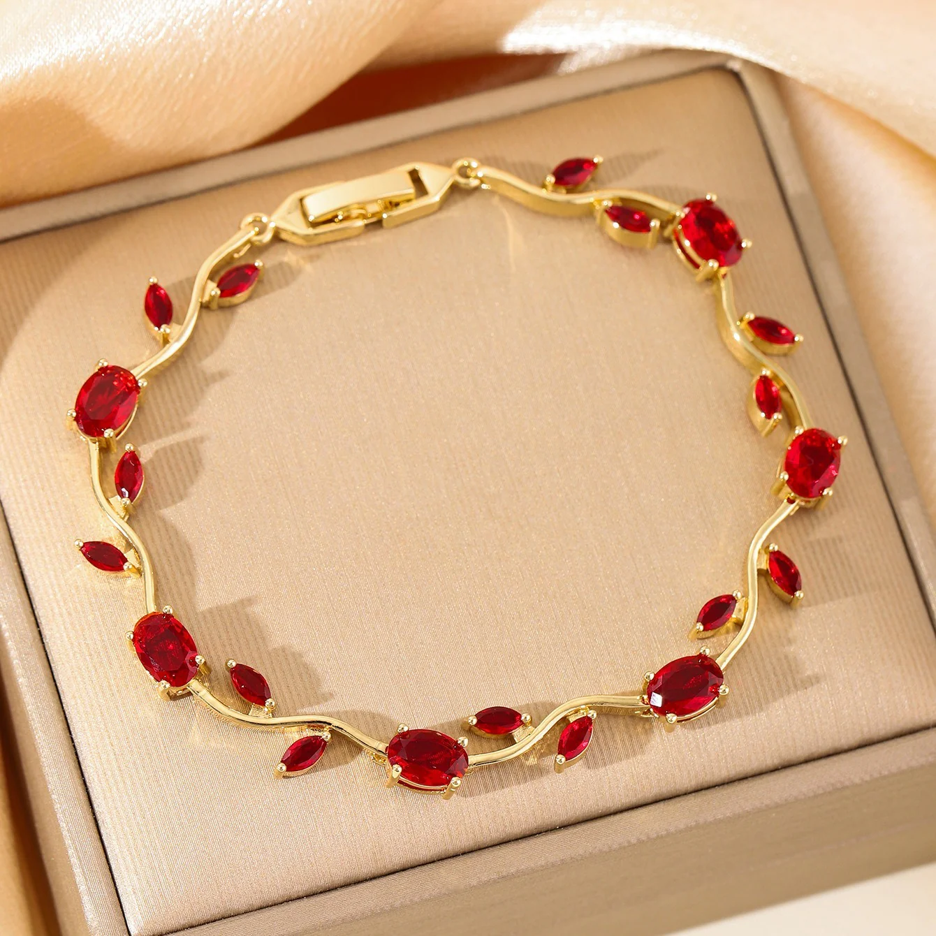 Rs. 499 Elegant Floral Link Lightweight Adjustable Tulip Bracelet - Image 2