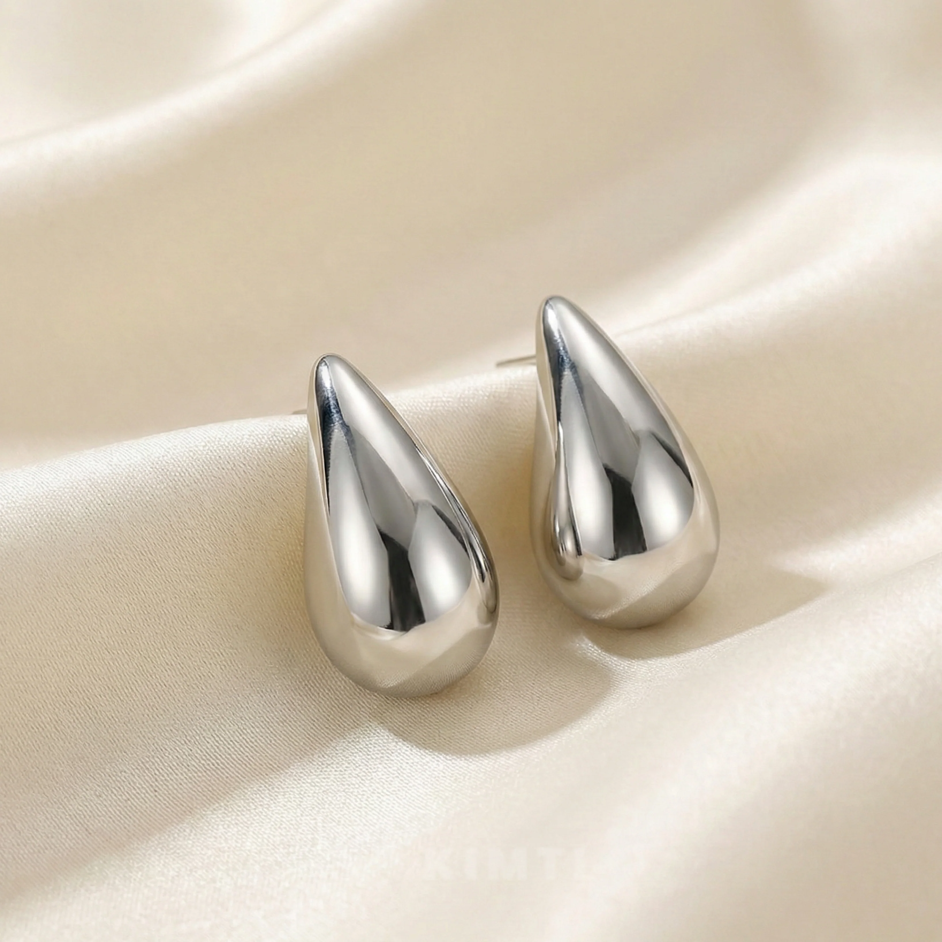 Silver Teardrop Stud Earring - Image 3