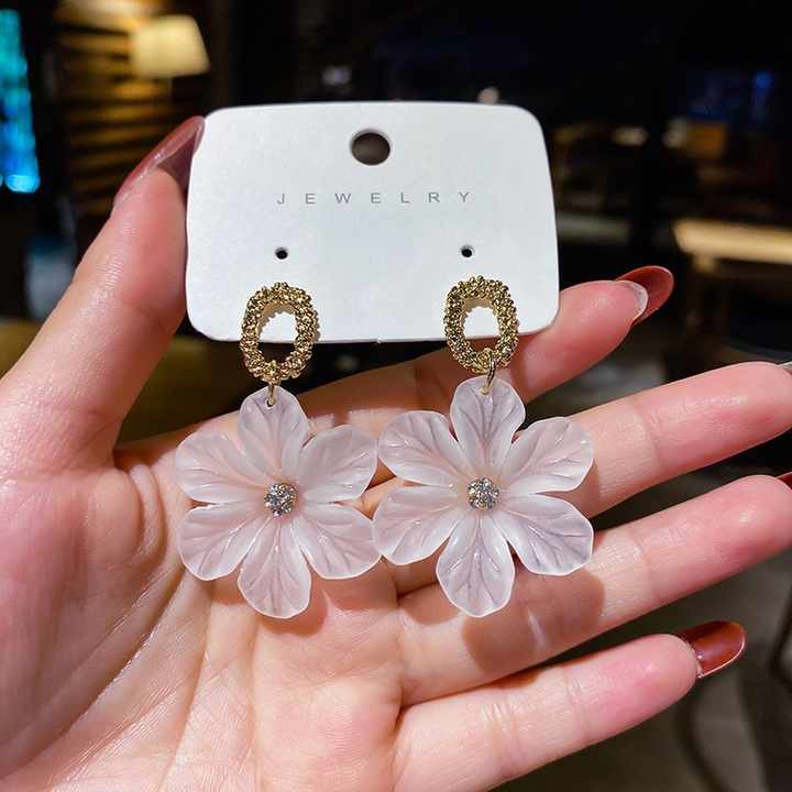 Snow White Flower Dangler Earring - Image 3