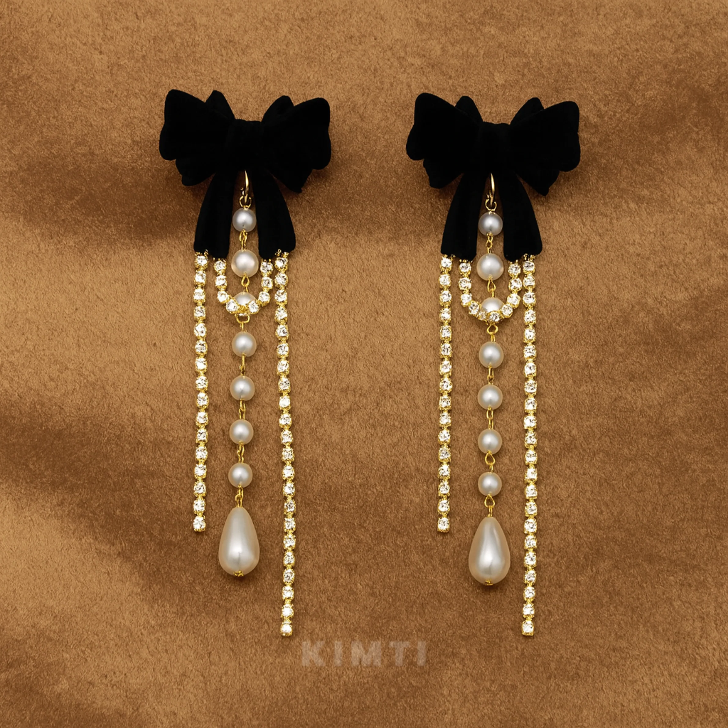 Midnight Velvet Pearl Cascade Earrings - Image 4