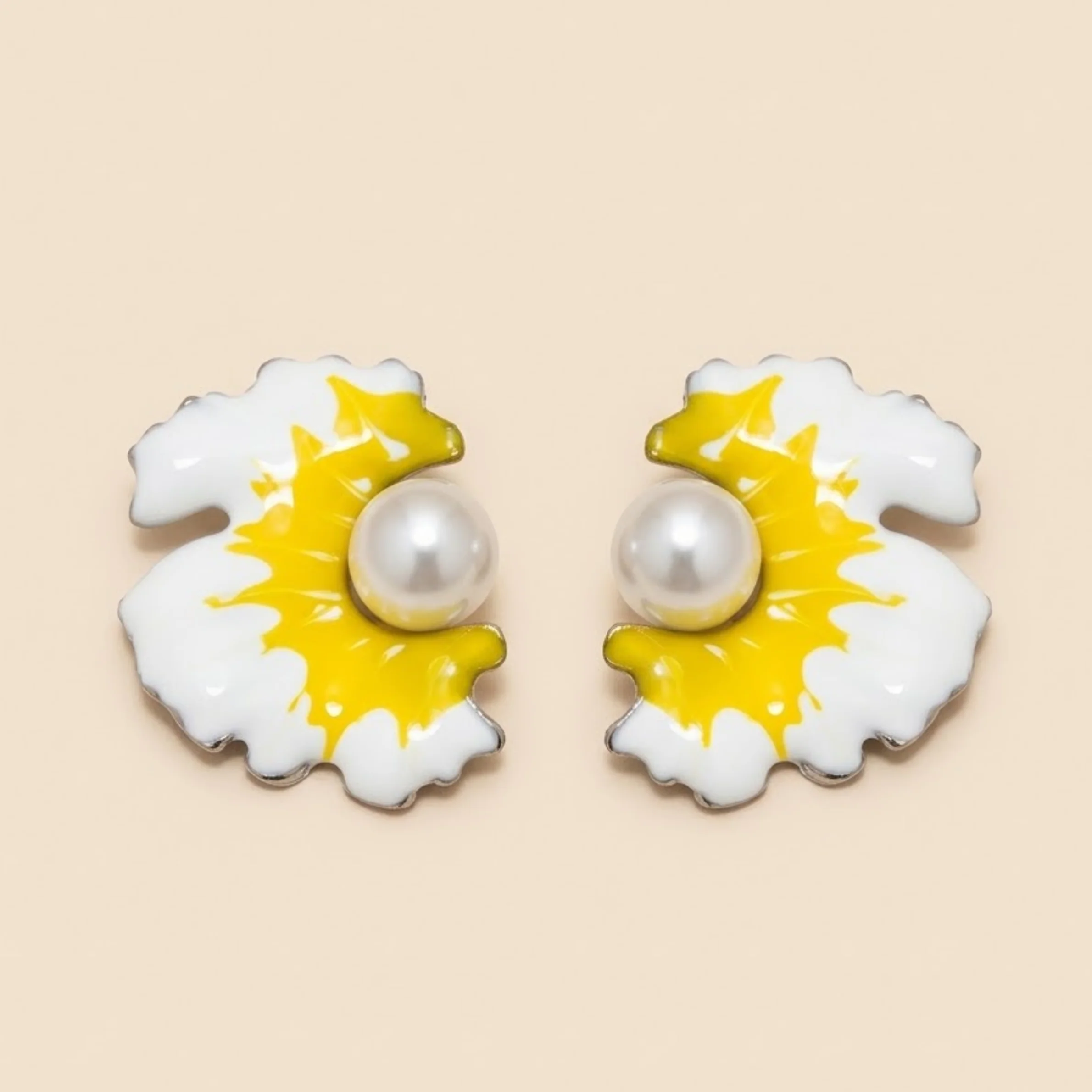 White Petal Sunshine Studs Earring