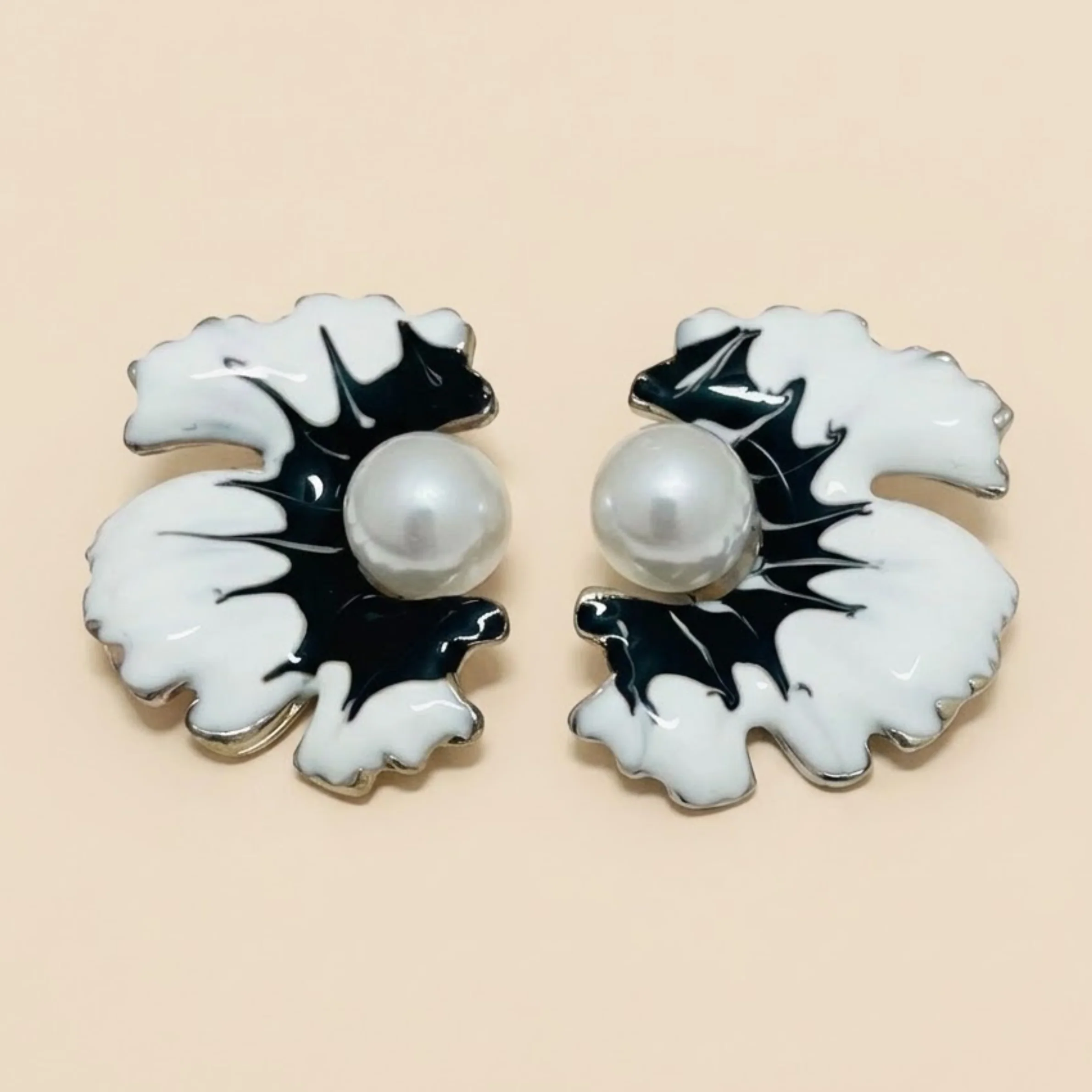 White Petal Sunshine Studs Earring - Image 2