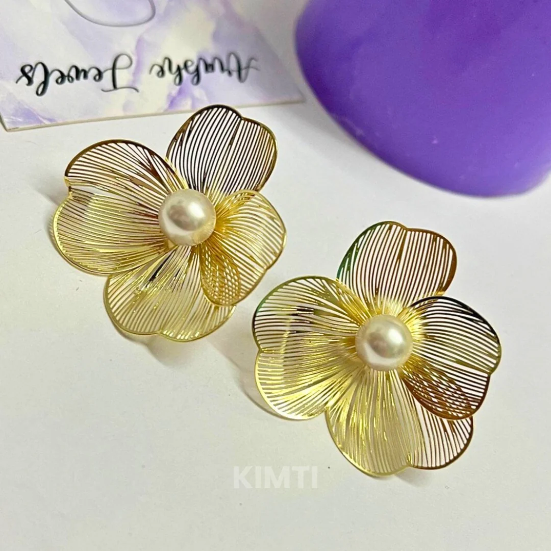 Zara Dupe Golden Flower Stud Earring