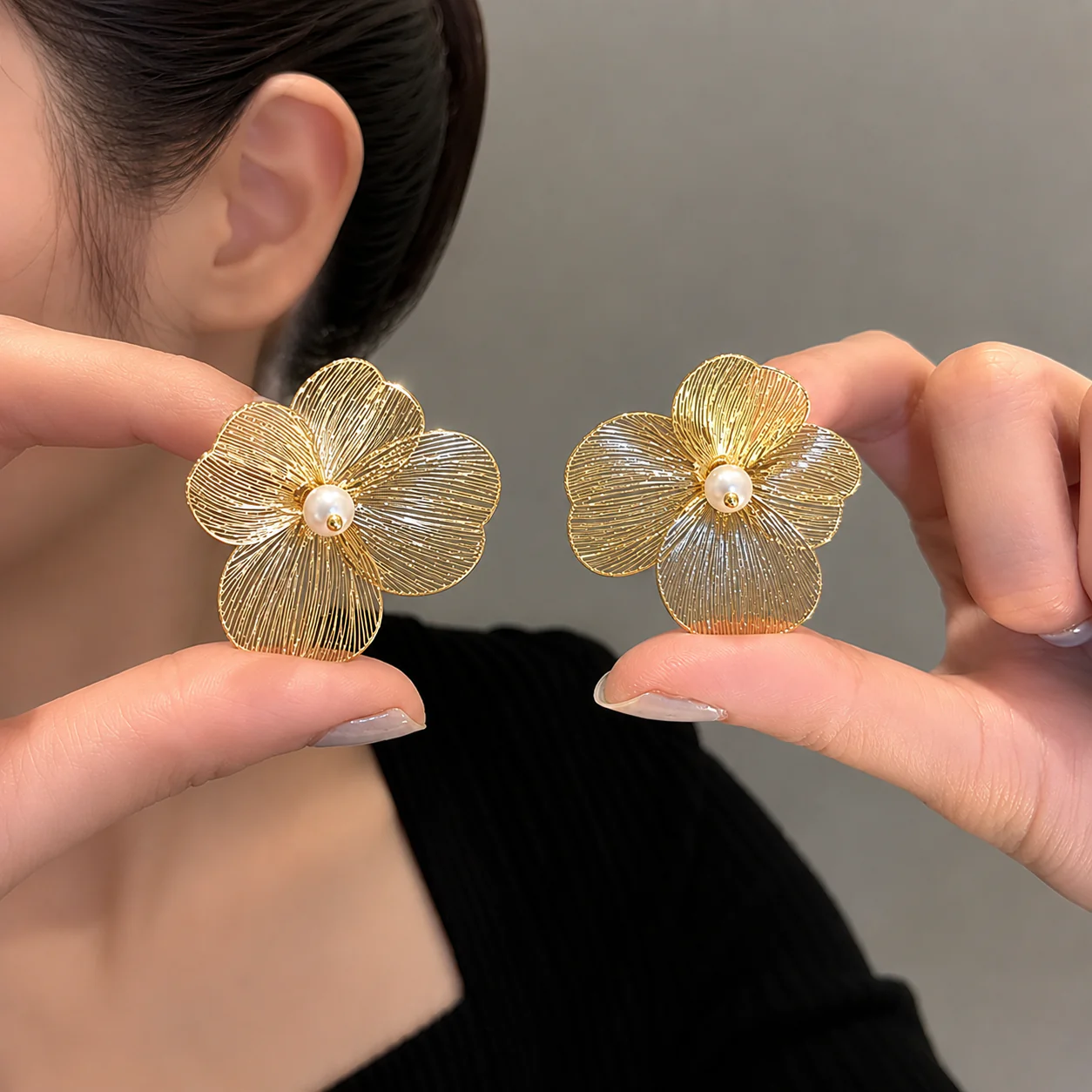 Zara Dupe Golden Flower Stud Earring - Image 2
