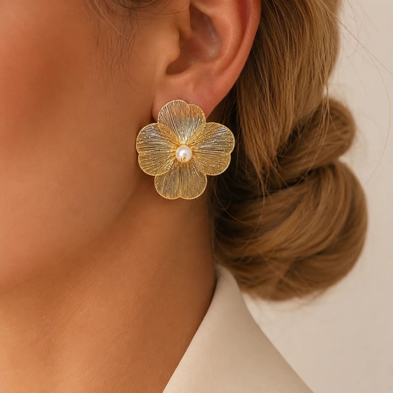 Zara Dupe Golden Flower Stud Earring - Image 3